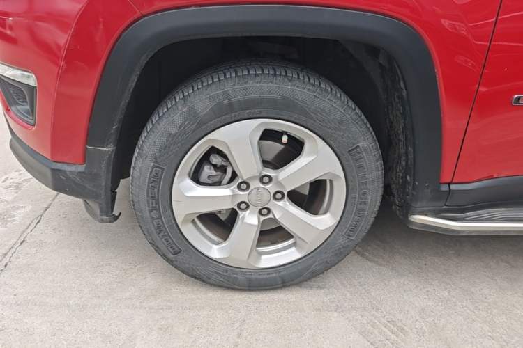 Used Jeep Compass 2017 200T Automatic Family Edition Left Front Wheel Hub