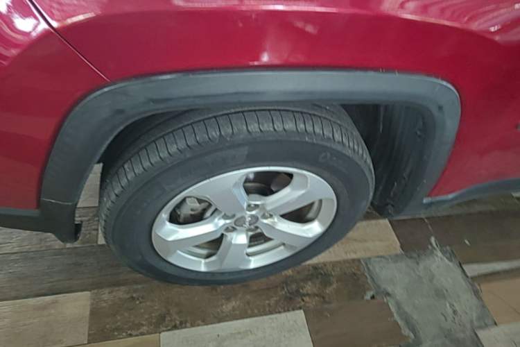 Used Jeep Compass 2017 200T Automatic Family Edition Left Front Wheel Hub