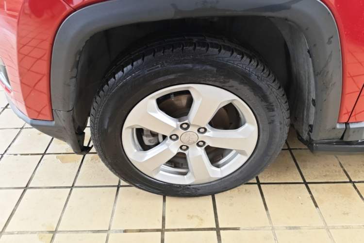Used Jeep Compass 2017 200T Automatic Family Edition Left Front Wheel Hub