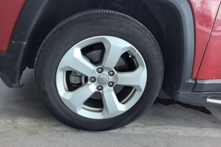 Used Jeep Compass 2017 200T Automatic Family Edition Left Front Wheel Hub