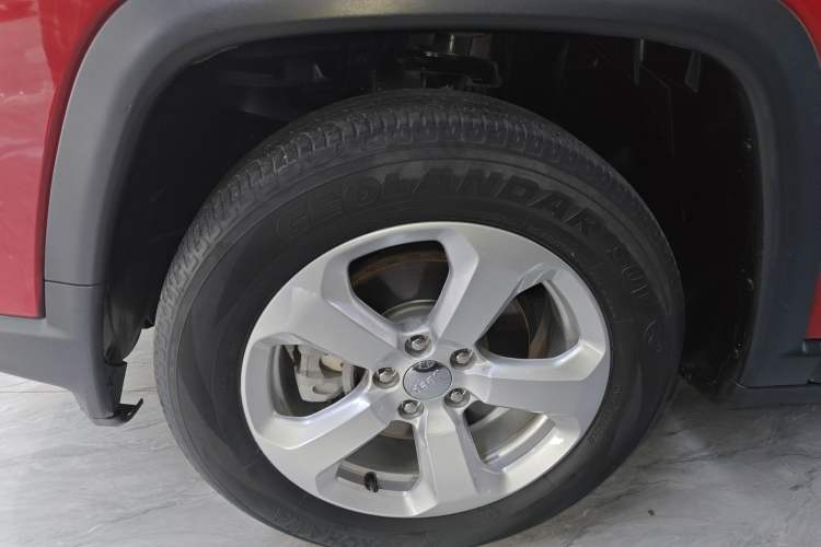 Used Jeep Compass 2017 200T Automatic Family Edition Left Front Wheel Hub