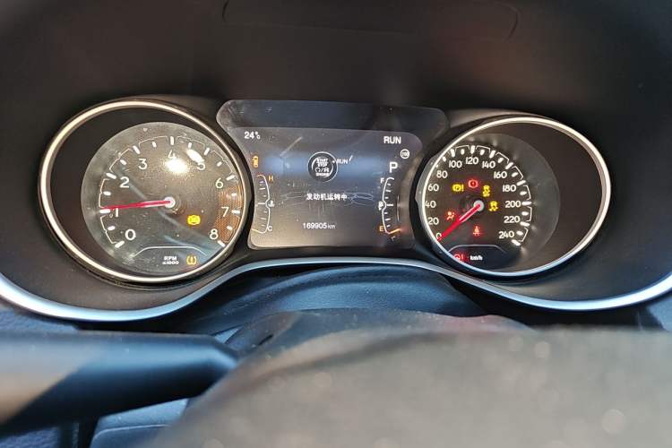 Used Jeep Compass 2017 200T Automatic Family Edition Odometer Close Up