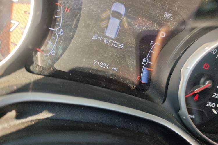 Used Jeep Compass 2017 200T Automatic Family Edition Odometer Close Up