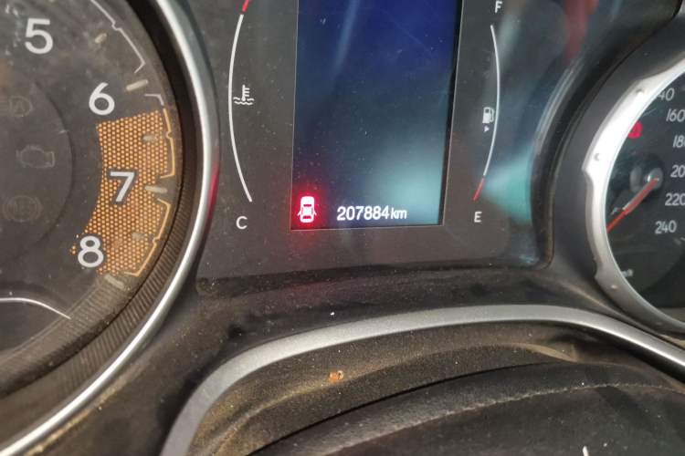 Used Jeep Compass 2017 200T Automatic Comfort Edition Odometer Close Up