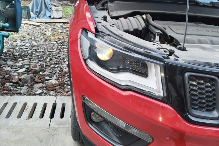 Used Jeep Compass 2017 200TS Automatic High-Performance All-Wheel Drive Edition Right Front Headlight