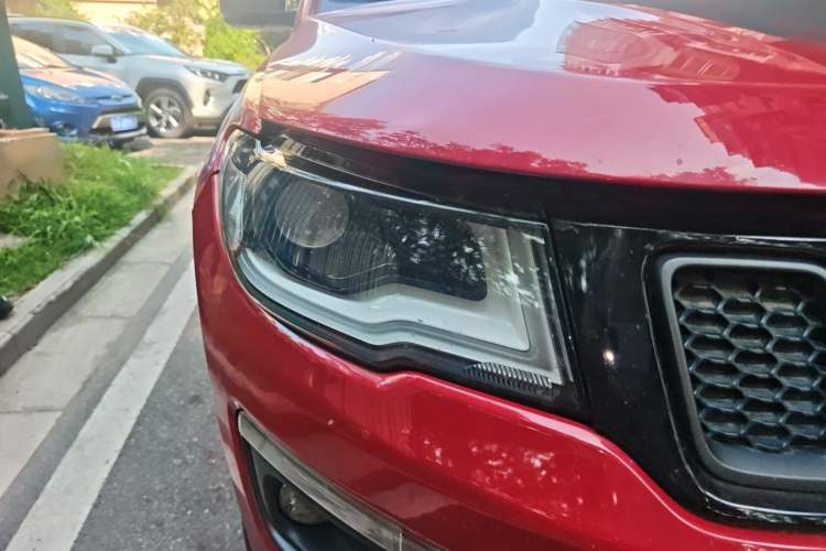 Used Jeep Compass 2017 200TS Automatic High-Performance All-Wheel Drive Edition Right Front Headlight