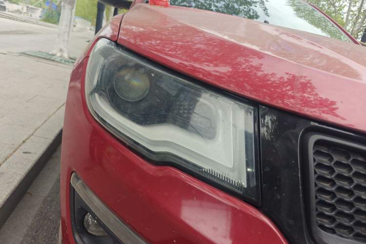 Used Jeep Compass 2017 200TS Automatic High-Performance All-Wheel Drive Edition Right Front Headlight