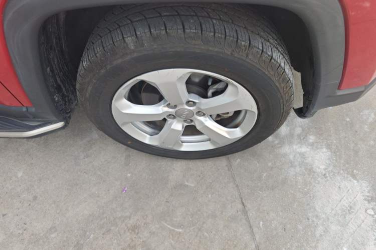 Used Jeep Compass 2017 200T Automatic Family Edition Right Front Wheel Hub