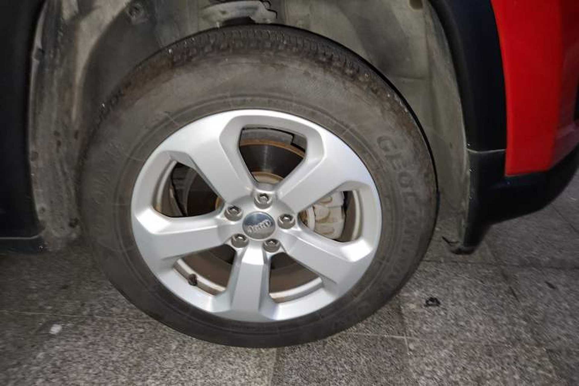 Used Jeep Compass 2017 200T Automatic Family Edition Right Front Wheel Hub