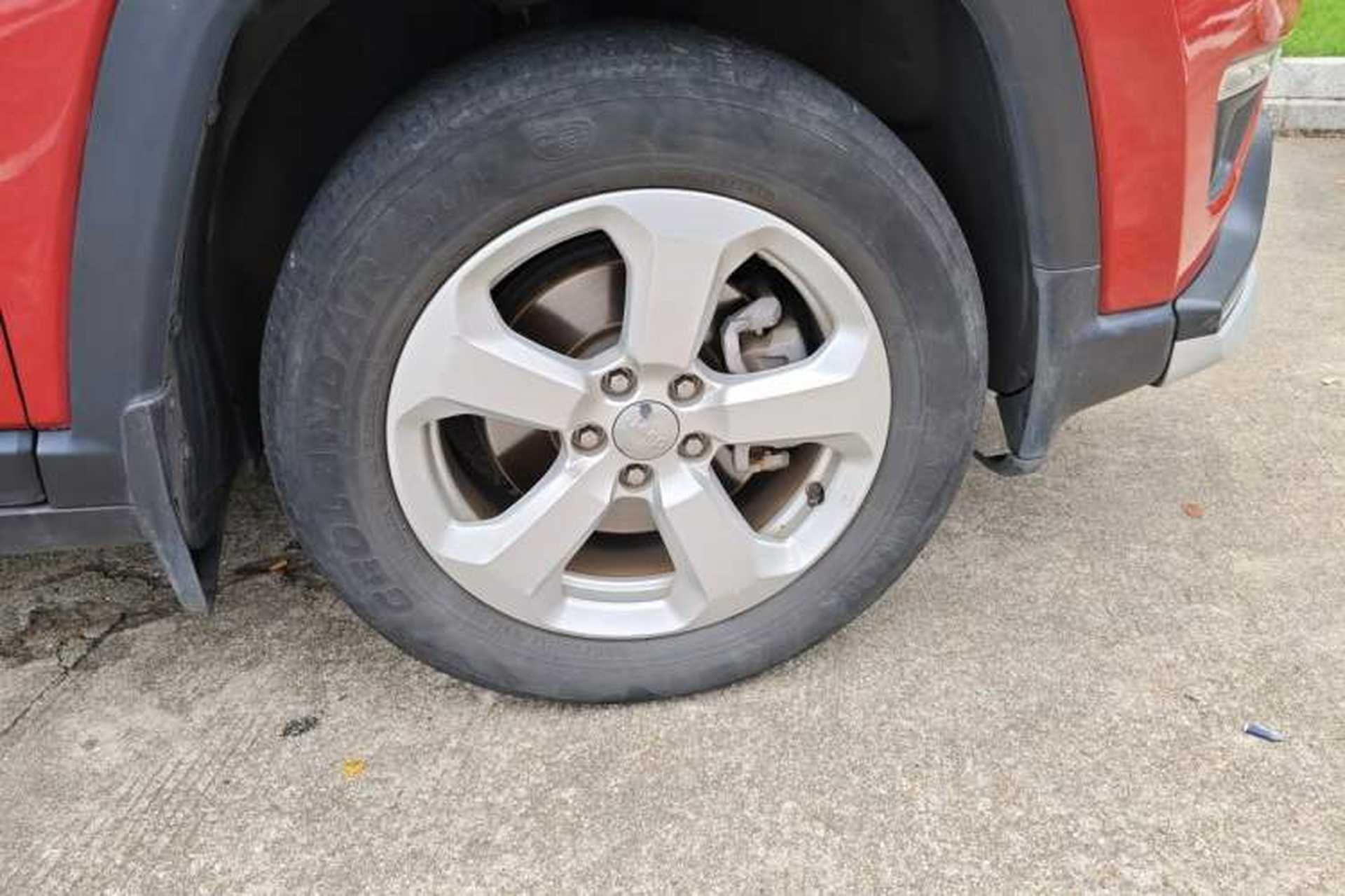 Used Jeep Compass 2017 200T Automatic Family Edition Right Front Wheel Hub