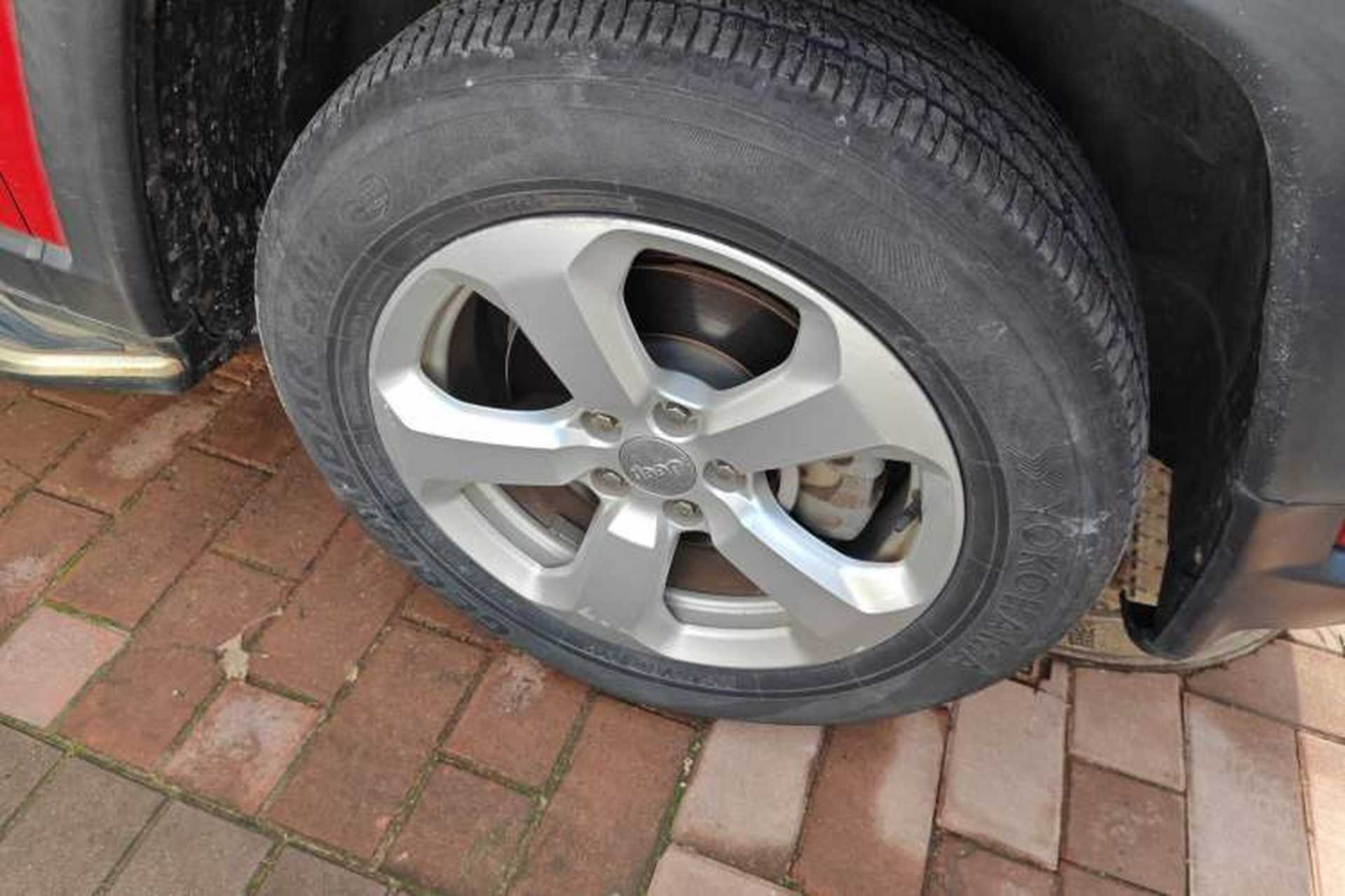 Used Jeep Compass 2017 200T Automatic Family Edition Right Front Wheel Hub