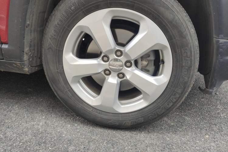 Used Jeep Compass 2017 200T Automatic Family Edition Right Front Wheel Hub