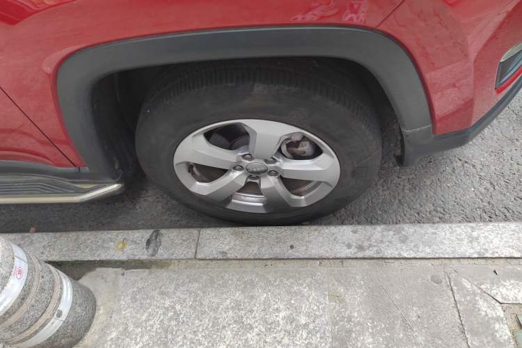 Used Jeep Compass 2017 200T Automatic Family Edition Right Front Wheel Hub