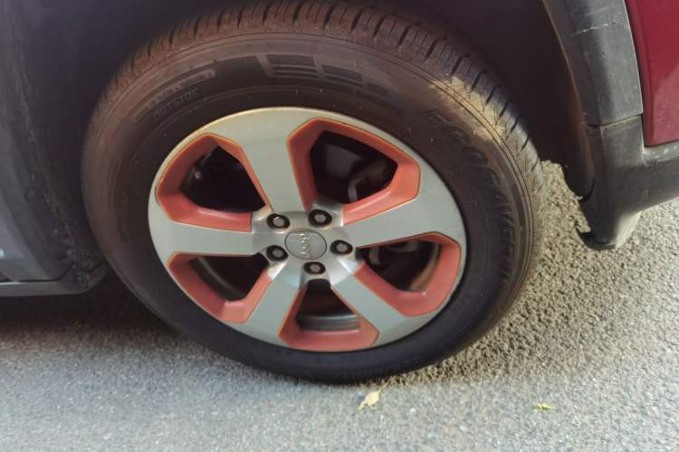 Used Jeep Compass 2017 200T Automatic Comfort Edition Right Front Wheel Hub
