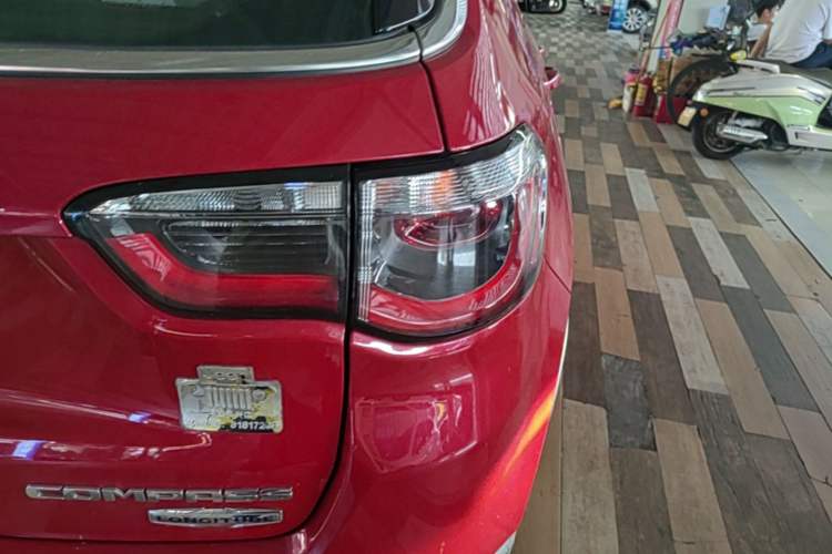 Used Jeep Compass 2017 200T Automatic Family Edition Right Rear Taillight