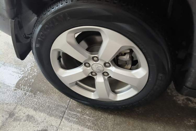 Used Jeep Compass 2017 200T Automatic Family Edition Right Rear Wheel Hub