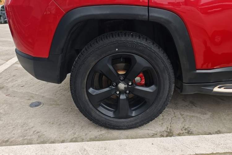 Used Jeep Compass 2017 200T Automatic Family Edition Right Rear Wheel Hub