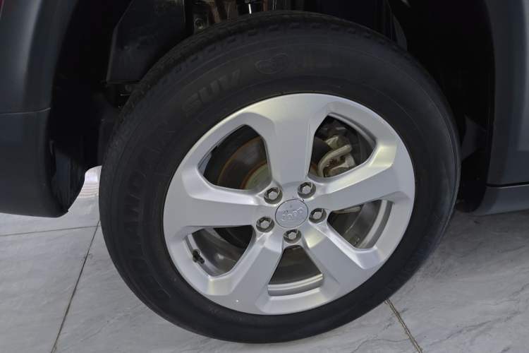 Used Jeep Compass 2017 200T Automatic Family Edition Right Rear Wheel Hub