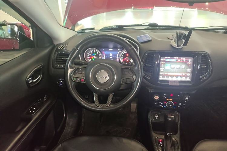 Used Jeep Compass 2017 200T Automatic Family Edition Steering Wheel