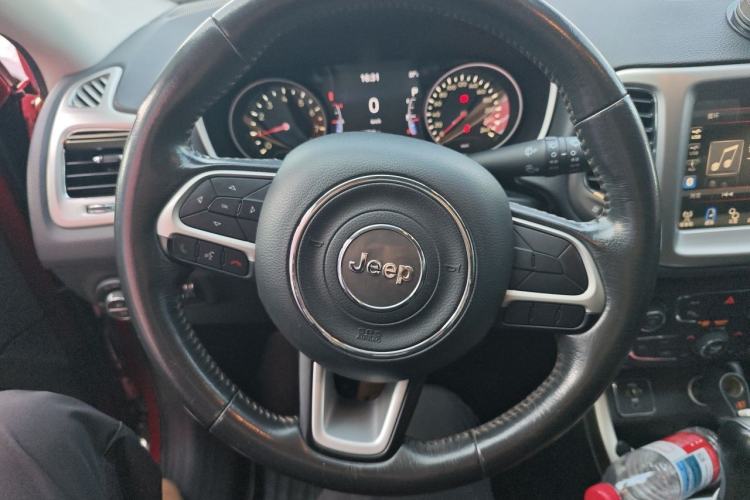 Used Jeep Compass 2017 200T Automatic Family Edition Steering Wheel