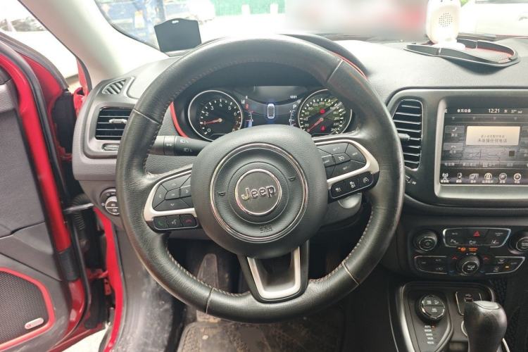 Used Jeep Compass 2017 200TS Automatic High-Performance All-Wheel Drive Edition Steering Wheel