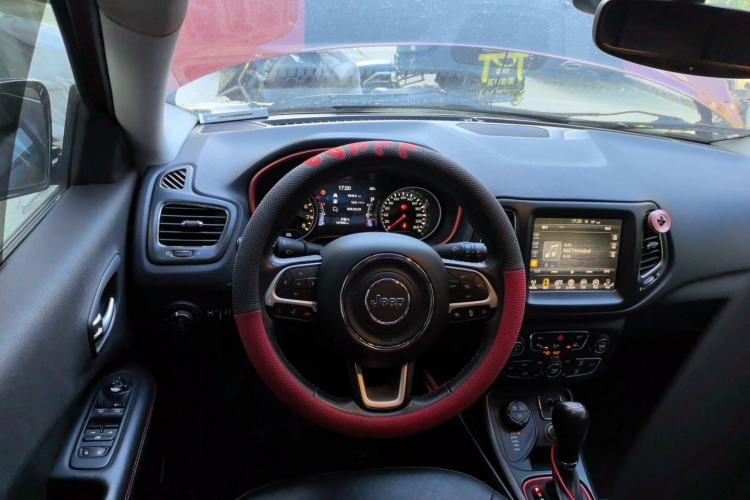 Used Jeep Compass 2017 200TS Automatic High-Performance All-Wheel Drive Edition Steering Wheel