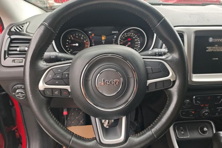 Used Jeep Compass 2017 200T Automatic Family Edition Steering Wheel
