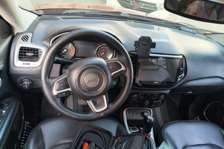 Used Jeep Compass 2017 200T Automatic Family Edition Steering Wheel