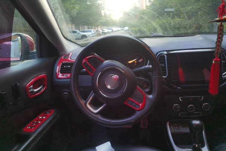 Used Jeep Compass 2017 200T Automatic Comfort Edition Steering Wheel