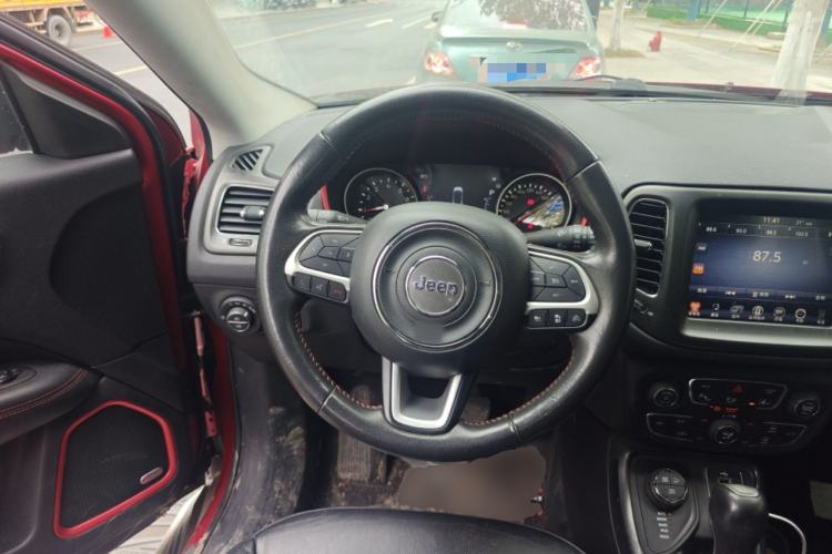 Used Jeep Compass 2017 200TS Automatic High-Performance All-Wheel Drive Edition Steering Wheel