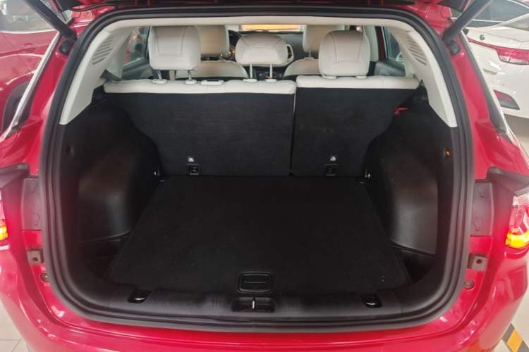 Used Jeep Compass 2017 200T Automatic Family Edition Trunk