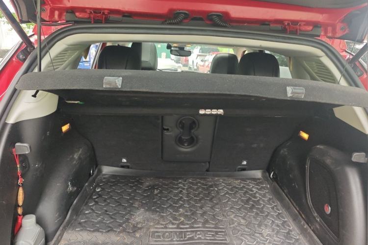 Used Jeep Compass 2017 200TS Automatic High-Performance All-Wheel Drive Edition Trunk