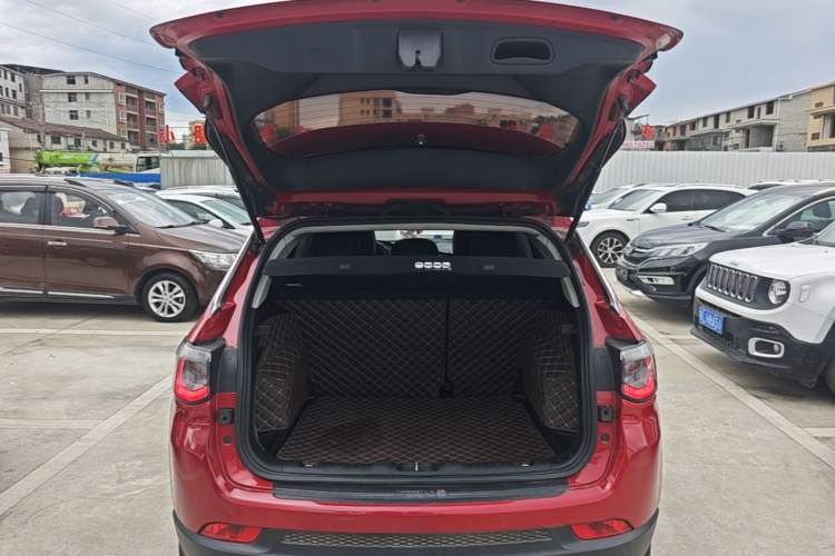 Used Jeep Compass 2017 200T Automatic Family Edition Trunk
