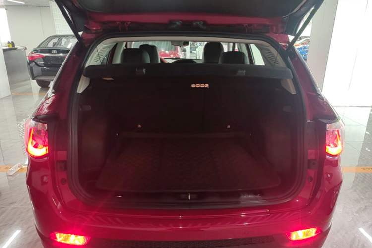 Used Jeep Compass 2017 200T Automatic Family Edition Trunk