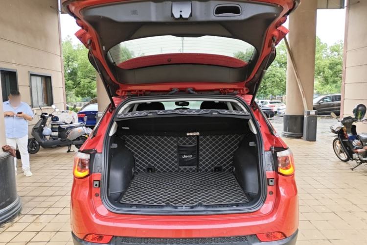 Used Jeep Compass 2017 200T Automatic Family Edition Trunk