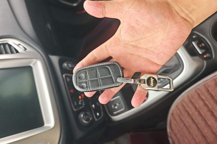 Used Jeep Compass 2017 200T Automatic Family Edition Vehicle Key