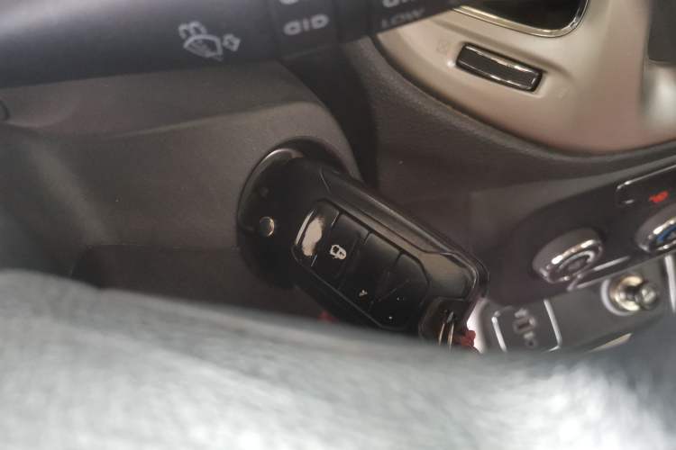 Used Jeep Compass 2017 200T Automatic Comfort Edition Vehicle Key