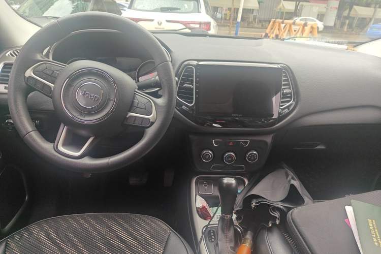 Used Jeep Compass 2017 200T Automatic Enjoyment Version Center Console
