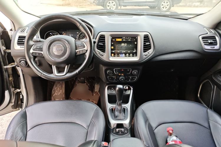 Used Jeep Compass 2017 200T Automatic Family Edition Center Console