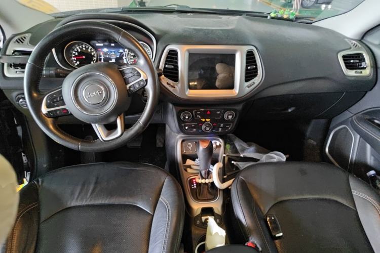 Used Jeep Compass 2017 200T Automatic Family Edition Center Console