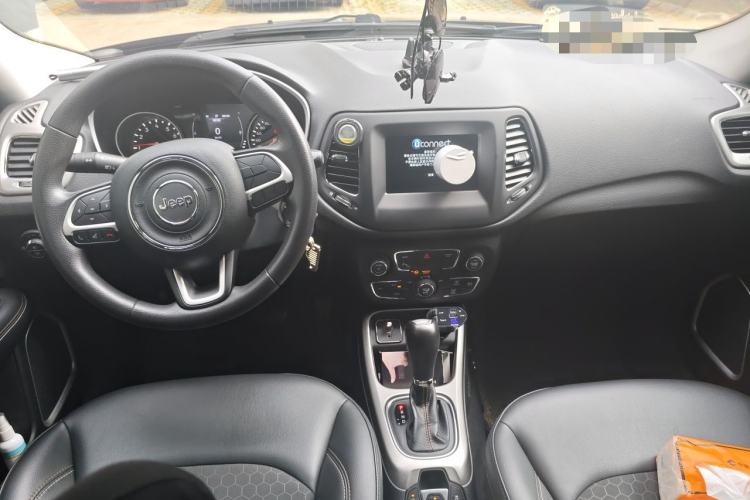 Used Jeep Compass 2017 200T Automatic Enjoyment Version Center Console