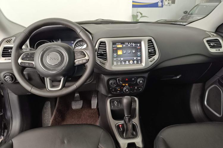 Used Jeep Compass 2017 200T Automatic Family Edition Center Console