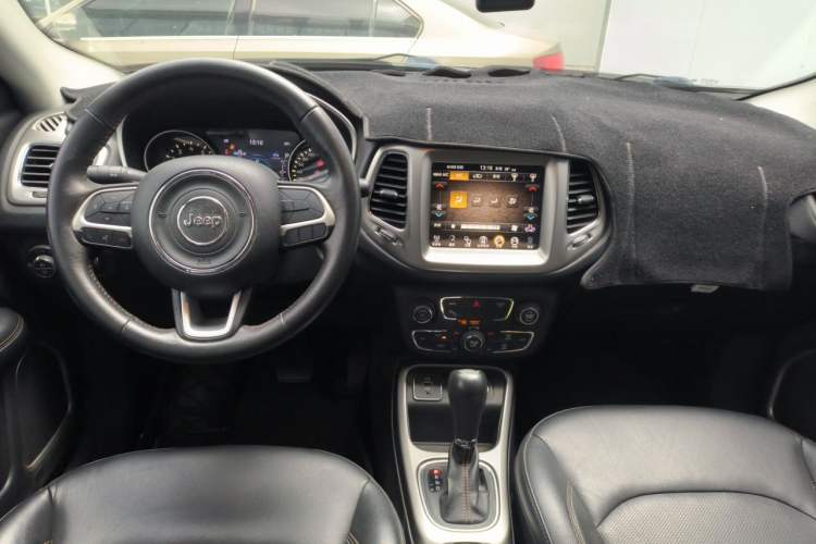 Used Jeep Compass 2017 200T Automatic Family Edition Center Console