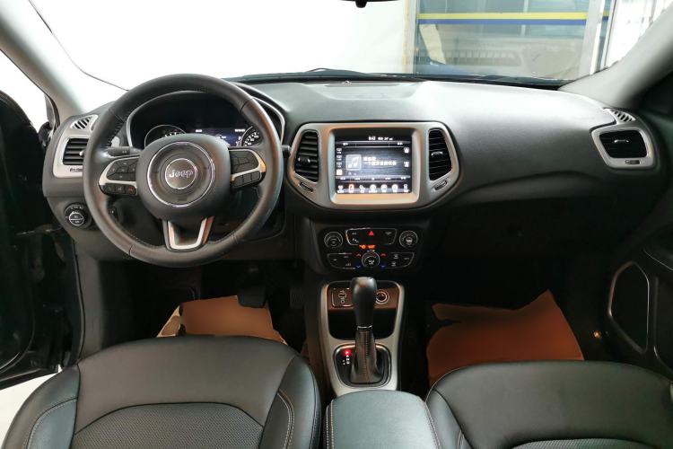 Used Jeep Compass 2017 200T Automatic Family Edition Center Console
