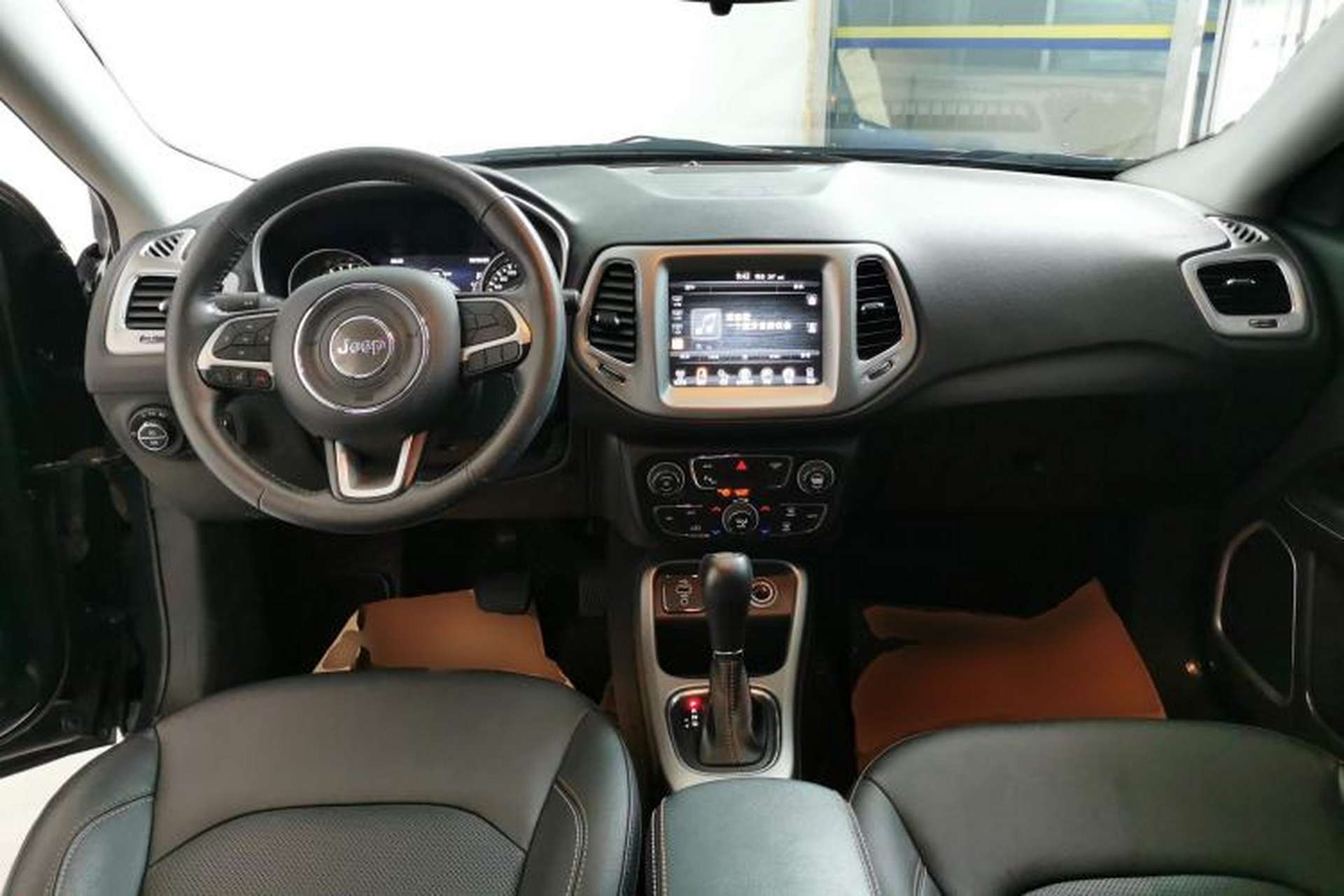 Used Jeep Compass 2017 200T Automatic Family Edition Center Console