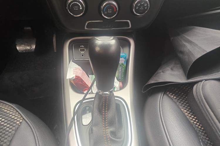 Used Jeep Compass 2017 200T Automatic Enjoyment Version Gear Lever
