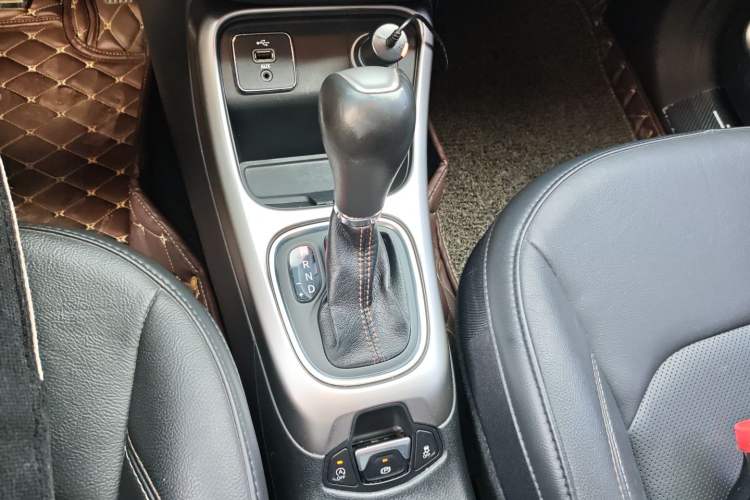 Used Jeep Compass 2017 200T Automatic Family Edition Gear Lever