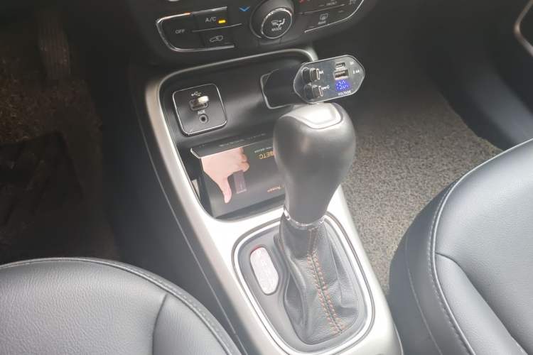 Used Jeep Compass 2017 200T Automatic Enjoyment Version Gear Lever