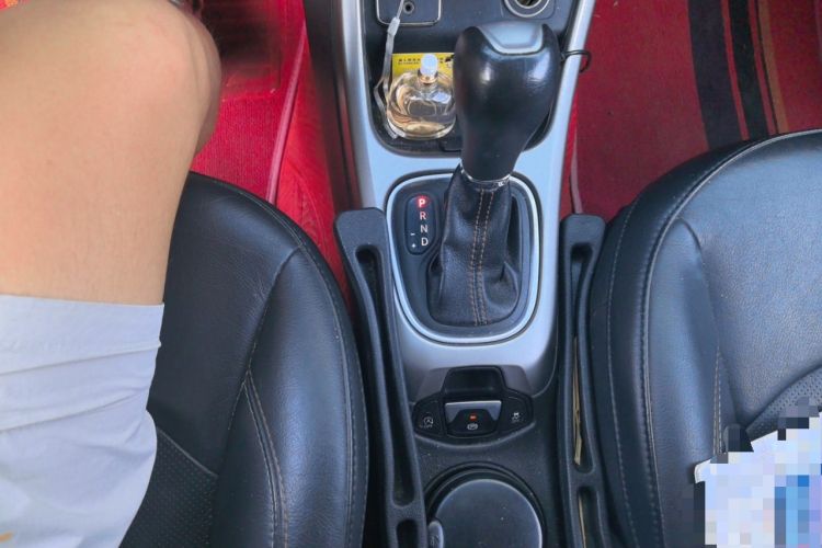Used Jeep Compass 2017 200T Automatic Family Edition Gear Lever