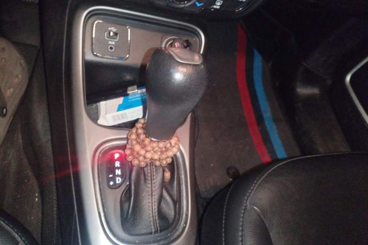 Used Jeep Compass 2017 200T Automatic Family Edition Gear Lever